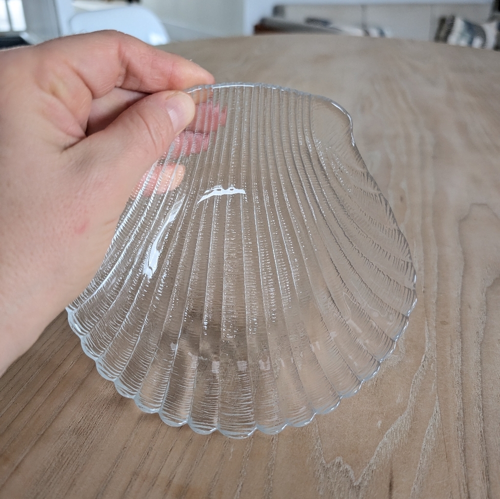 Glass Shell Dish - Picture 4 of 6